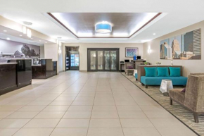 Отель La Quinta by Wyndham Oklahoma City -Yukon  Юкон